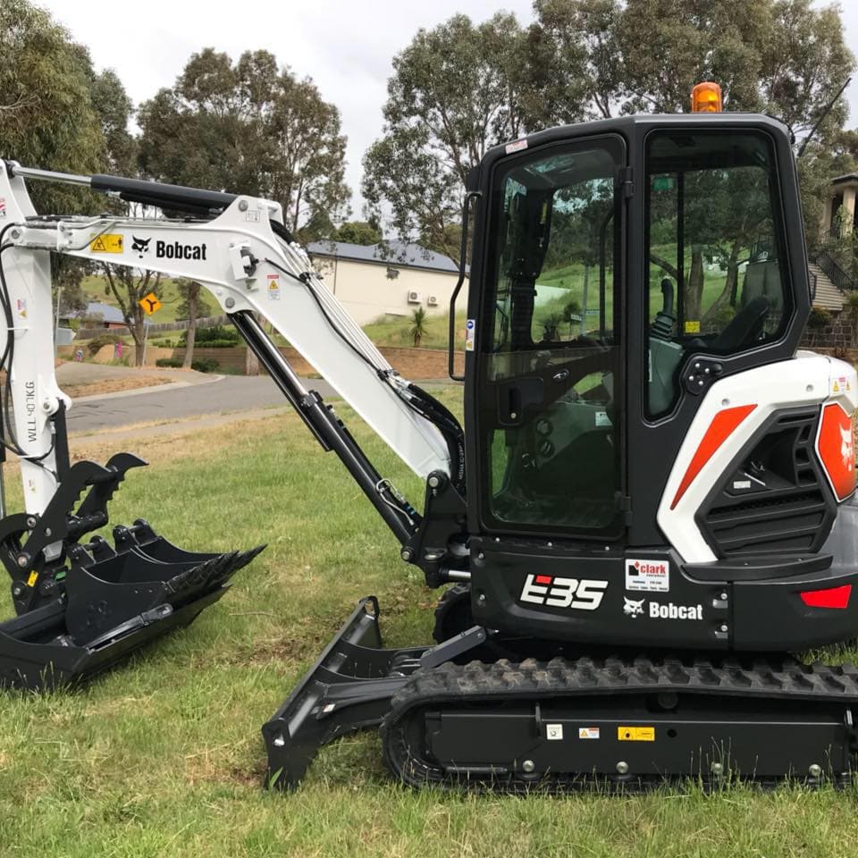 Lamaro’s Excavation and maintenance services